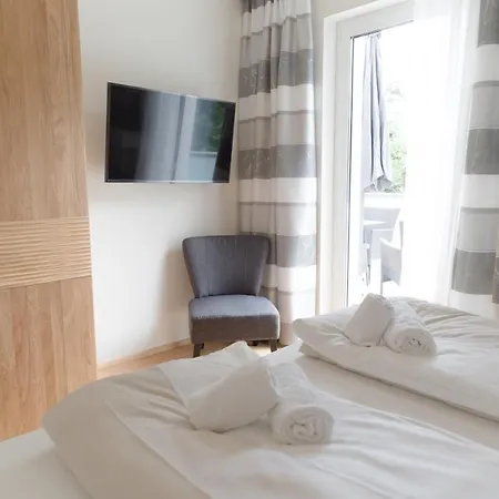 Oasis Woerthersee Neu & Zentral 公寓