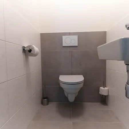 Oasis Woerthersee Neu & Zentral 公寓