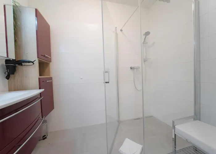 Oasis Woerthersee Neu & Zentral